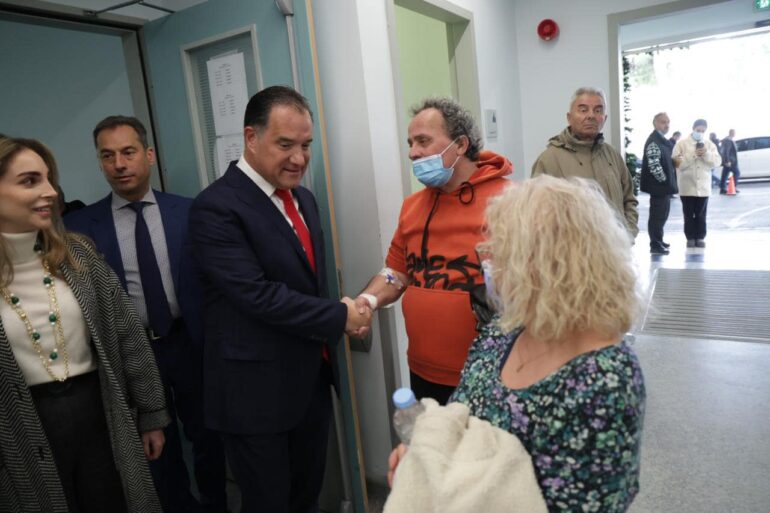 Θερμό καλωσόρισμα για τον 'Αδωνι Γεωργιάδη.