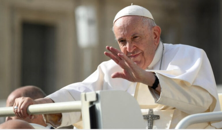 Ο Πάπας διαγνώστηκε με πνευμονία.